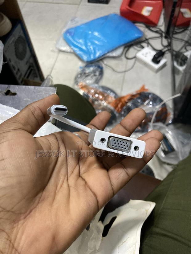 Type C to Vga Adapter · Photo 2