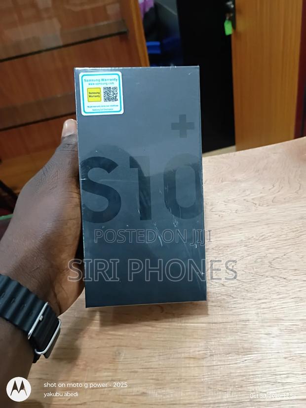 New Samsung Galaxy S10 Plus 128 GB Black · Photo 3
