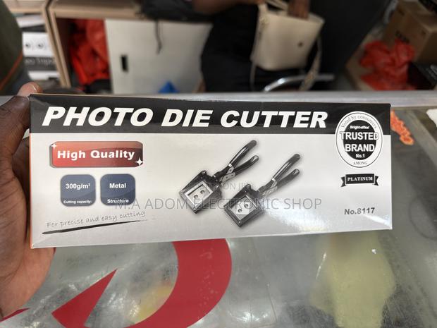 Photo Die Cutter for Id Card Size Picture · Photo 1