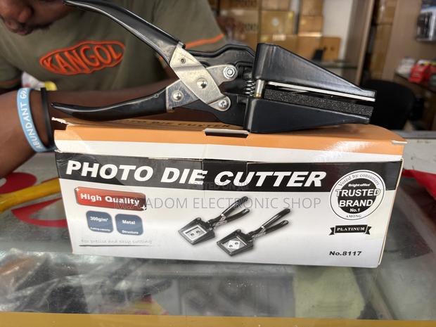 Photo Die Cutter for Id Card Size Picture · Photo 2