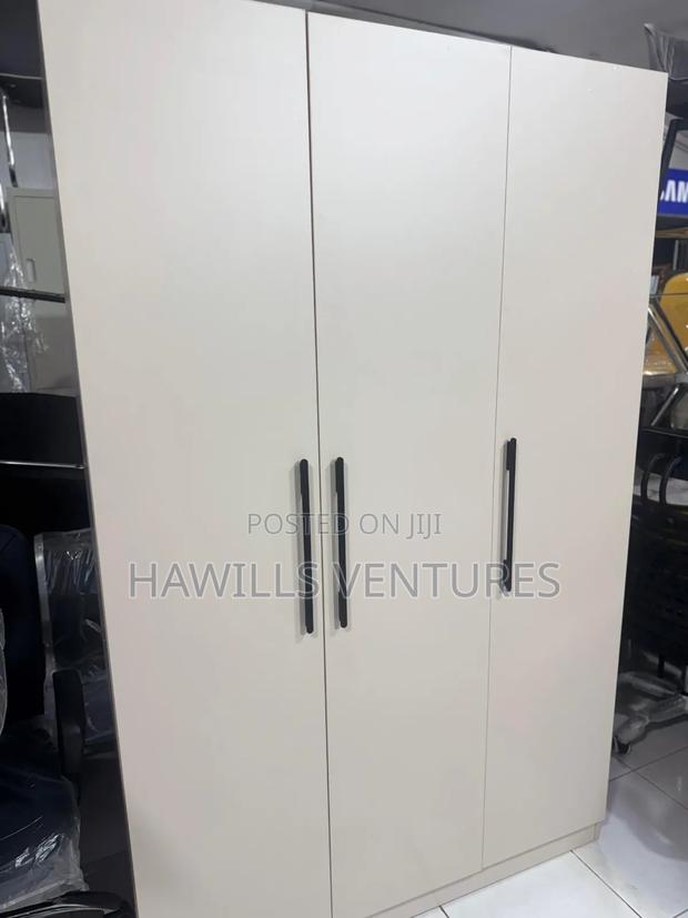 Classic Wardrobe 3d00rs · Photo 2
