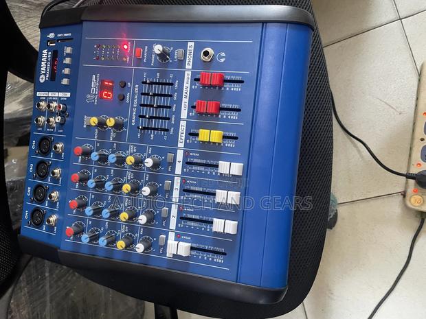Yamaha Pmx402d 4 Channel Powered Mixer With Digital Effects · Photo 1