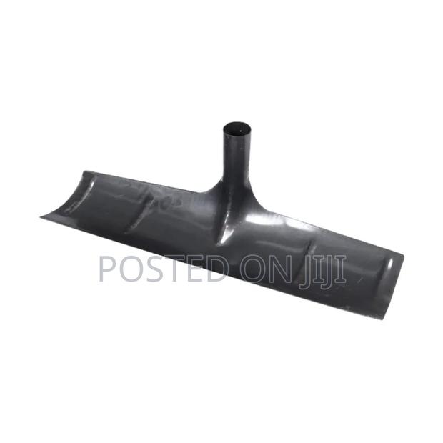 Manure Scrapper/Rake · Photo 1
