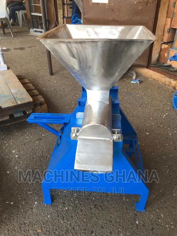 Palm Nut Pounder | Grinder of Palm Fruit · Photo 1