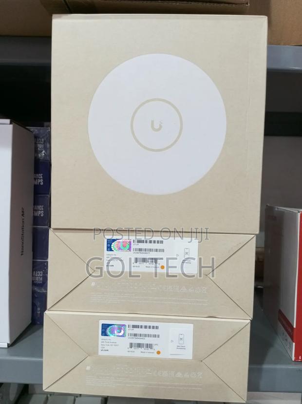 Ubiquity U7 Long Range Ceiling Access Point · Photo 2