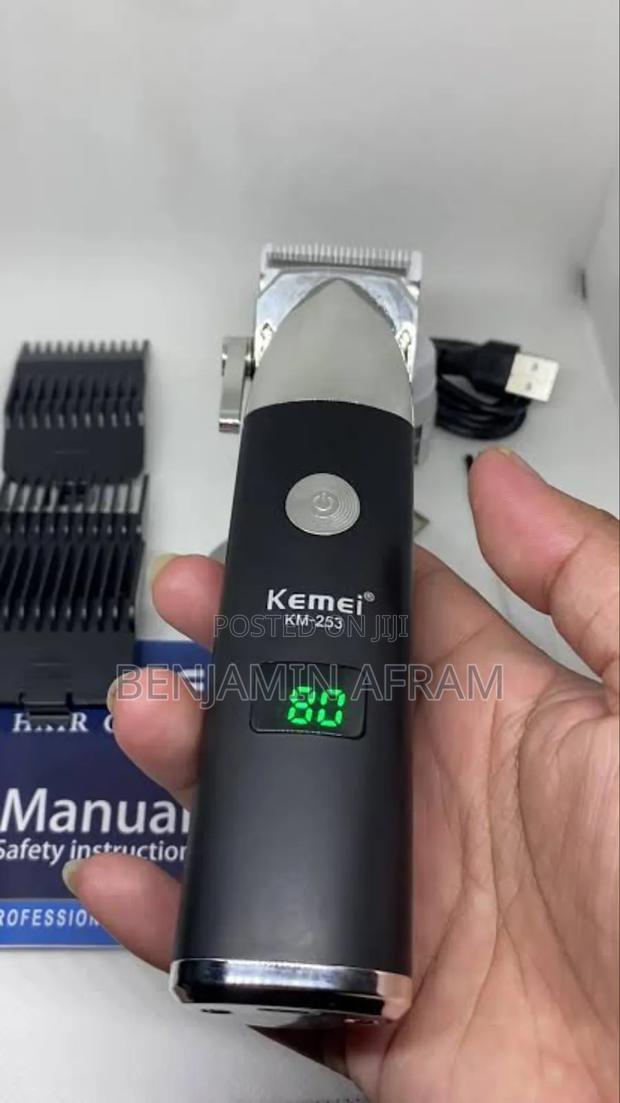 Double Speed Rechargeable Hair Clippers Km-235 · Photo 2
