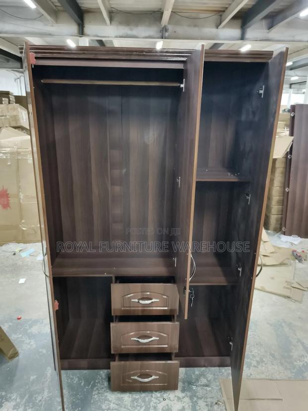 Foreign 3 Doors Wooden Wardrobe · Photo 2