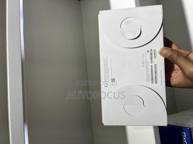 Apple Watch Ultra 2 49mm Natural Titanium · Photo 8