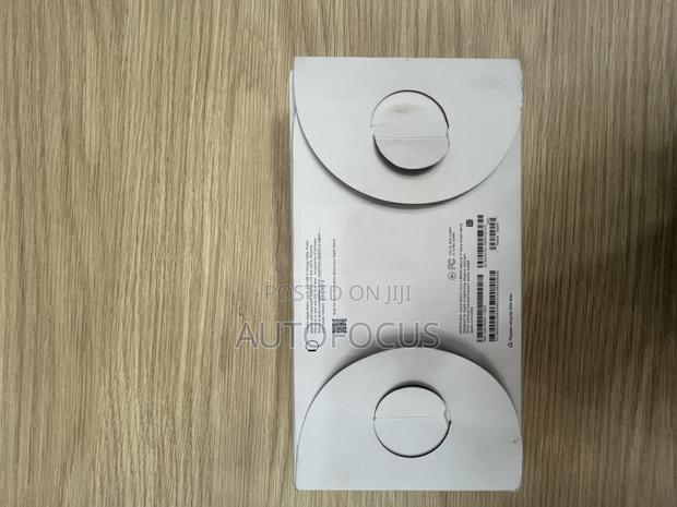 Apple Watch Ultra 2 49mm Natural Titanium · Photo 4