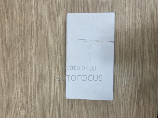 Apple Watch Ultra 2 49mm Natural Titanium · Photo 3