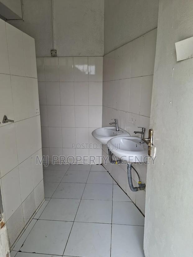 Commercial Property at Kumasi Amakom Highway · Photo 8
