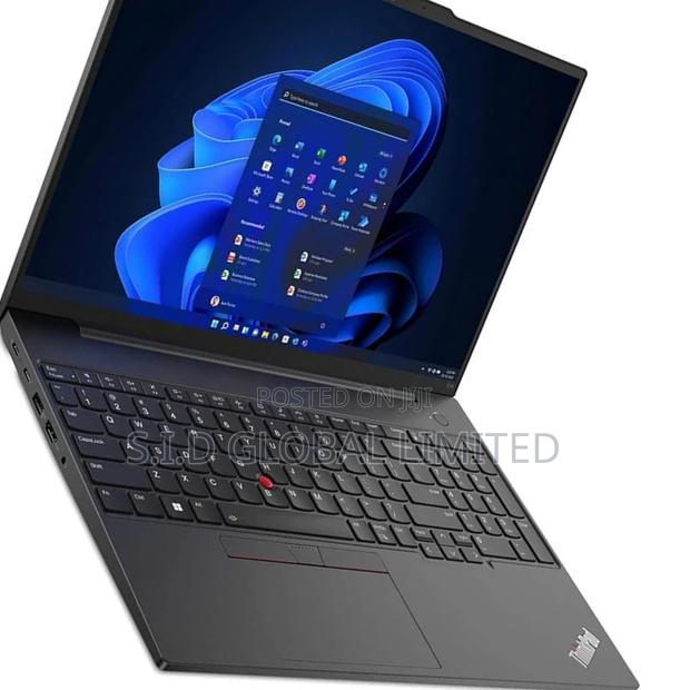New Laptop Lenovo ThinkPad E16 G1 8GB Intel Core i5 SSD 512GB · Photo 1