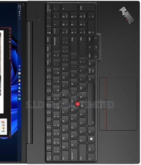 New Laptop Lenovo ThinkPad E16 G1 8GB Intel Core i5 SSD 512GB · Photo 3
