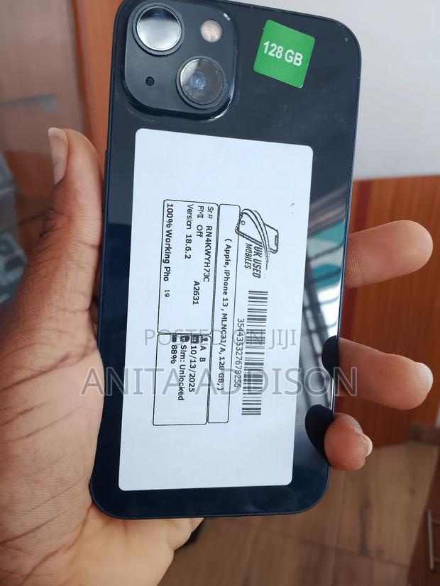 Apple iPhone 13 128 GB Black · Photo 2