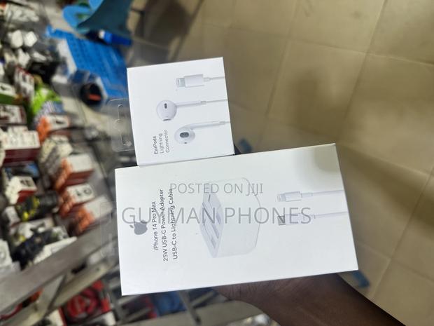 20w iPhone Charger and Earpiece · Photo 2