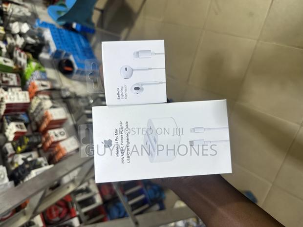 20w iPhone Charger and Earpiece · Photo 1