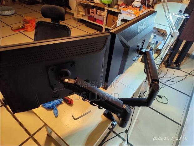 Double Monitor Arm Or Holder · Photo 3