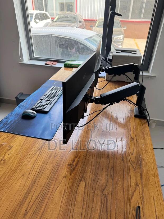 Double Monitor Arm Or Holder · Photo 2