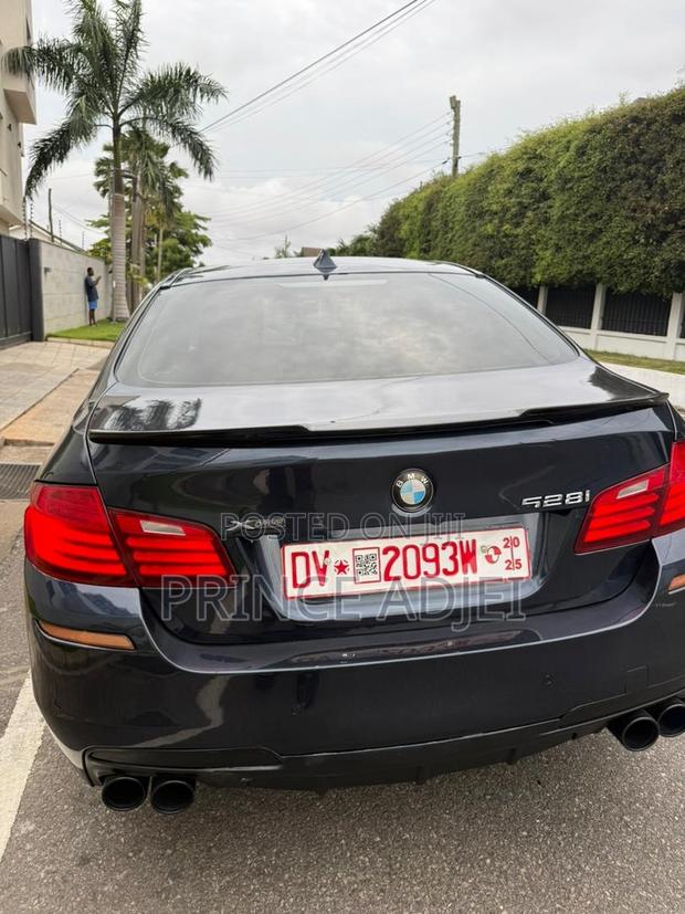 BMW 5 Series 2015 Blue · Photo 6