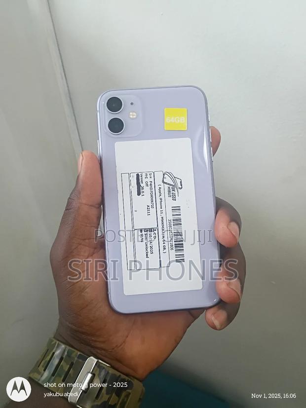 Apple iPhone 11 64 GB Purple · Photo 1