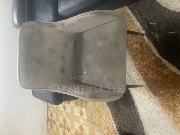 Quality Chairs for Sale · Photo 3