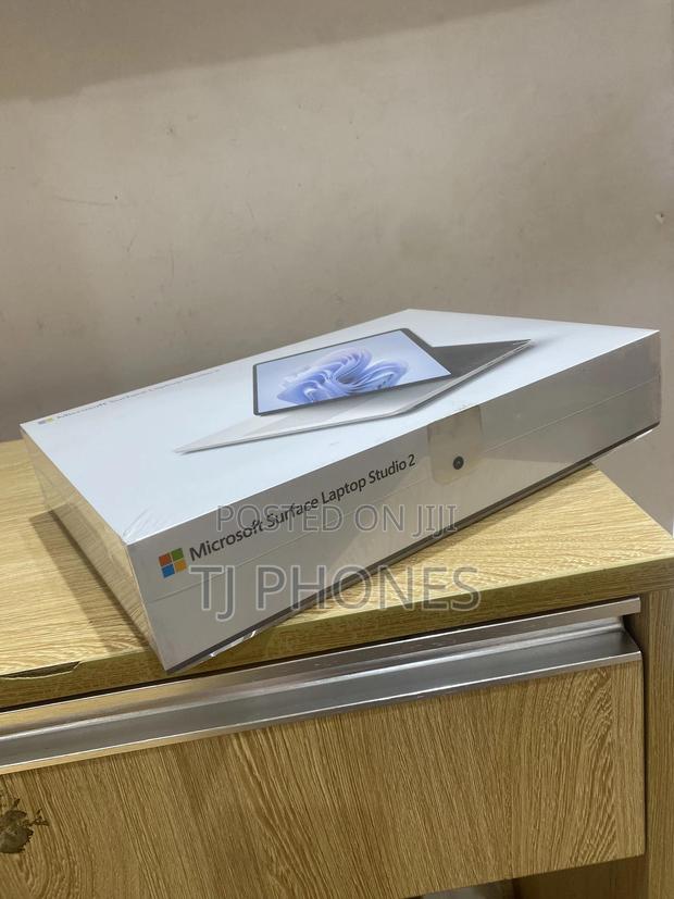 New Microsoft Surface Laptop Studio 2 16GB Intel Core i7 SSD 512GB · Photo 2