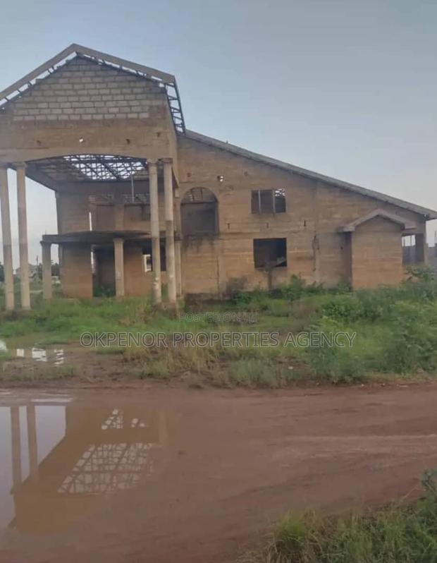 5bdrm House in Oyibi, Sasaabi for sale · Photo 2