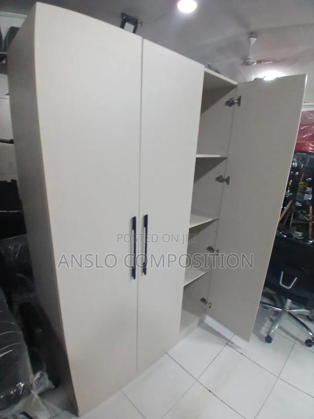 Above All, the Three in One Wardrobe · Photo 1