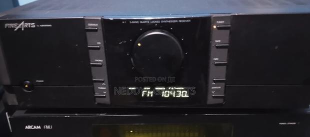 Grundig Fine-Arts V1 Stereo Amplifier · Photo 1