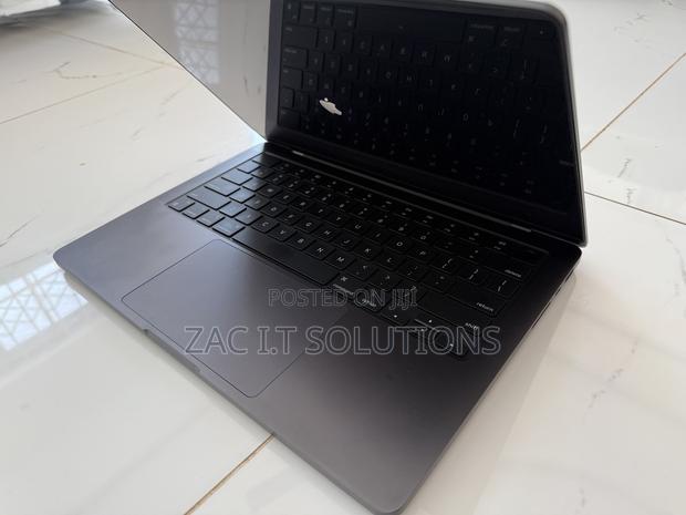 Laptop Apple MacBook Pro 2024 M4 Pro 24GB Apple M4 Pro SSD 1T · Photo 5