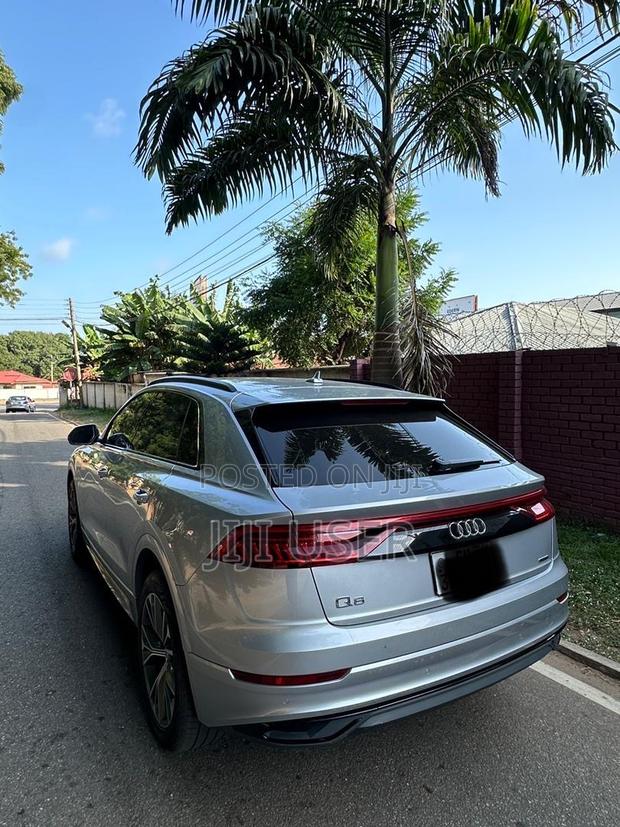 Audi Q8 55 Premium AWD quattro 2020 Gray · Photo 6