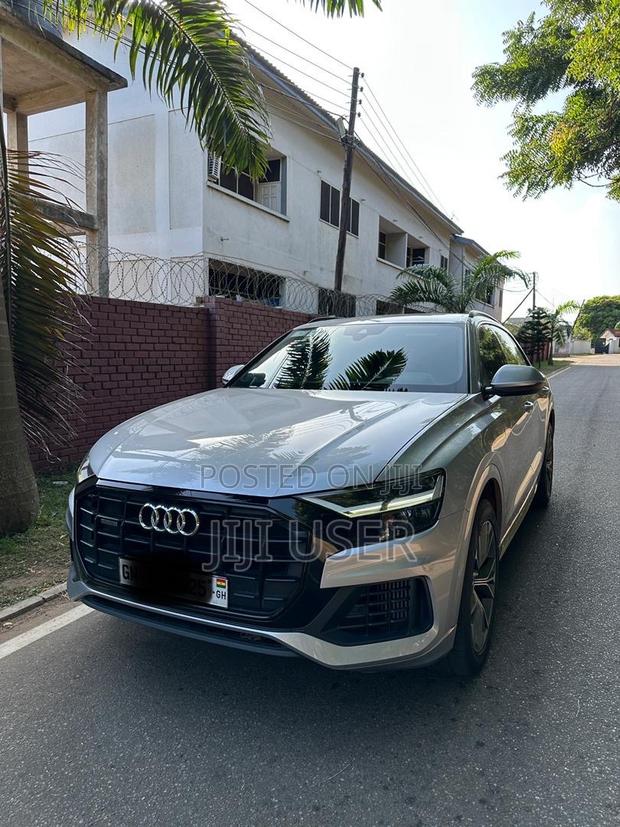 Audi Q8 55 Premium AWD quattro 2020 Gray · Photo 3