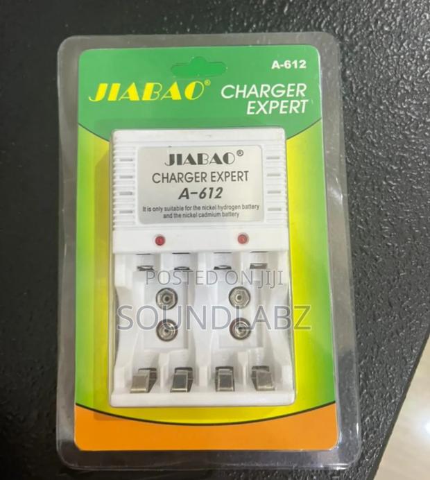 Jiabao A-612 Battery Charger · Photo 1