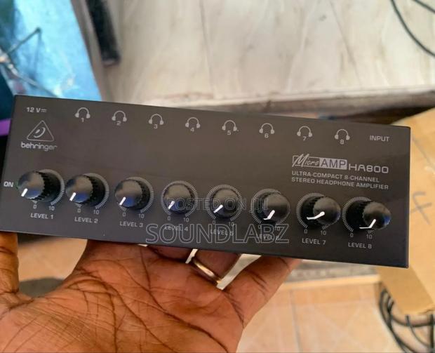 Behringer Microamp Ha800, an 8-Channel Stereo Headphone Amplifier · Photo 1