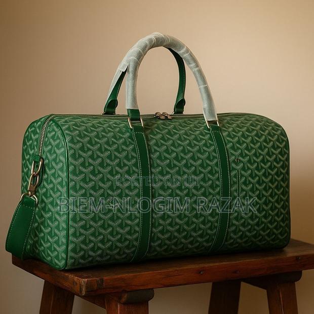 High Quality Traveling Bags Available in Stock · Photo 1