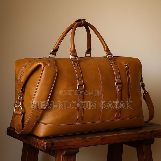 High Quality Traveling Bags Available in Stock · Photo 5