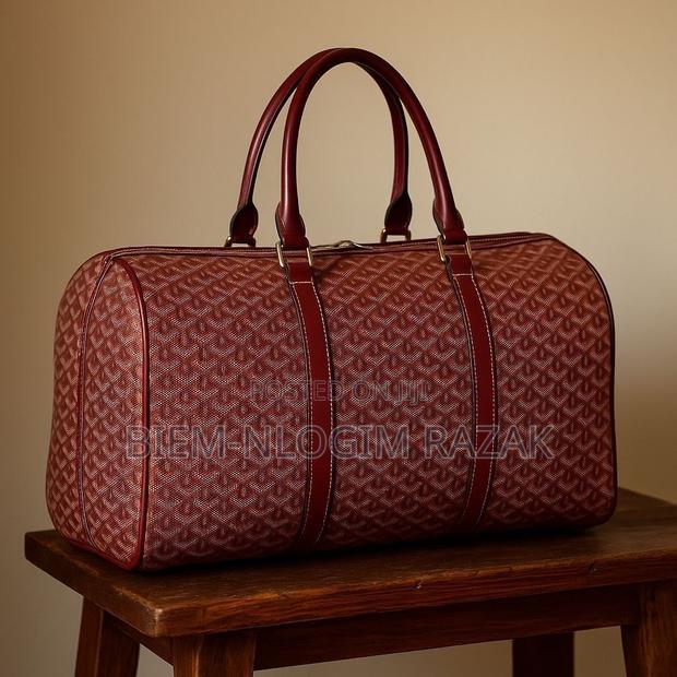 High Quality Traveling Bags Available in Stock · Photo 6