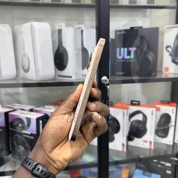 Apple iPhone 16 Pro Max 512 GB · Photo 3
