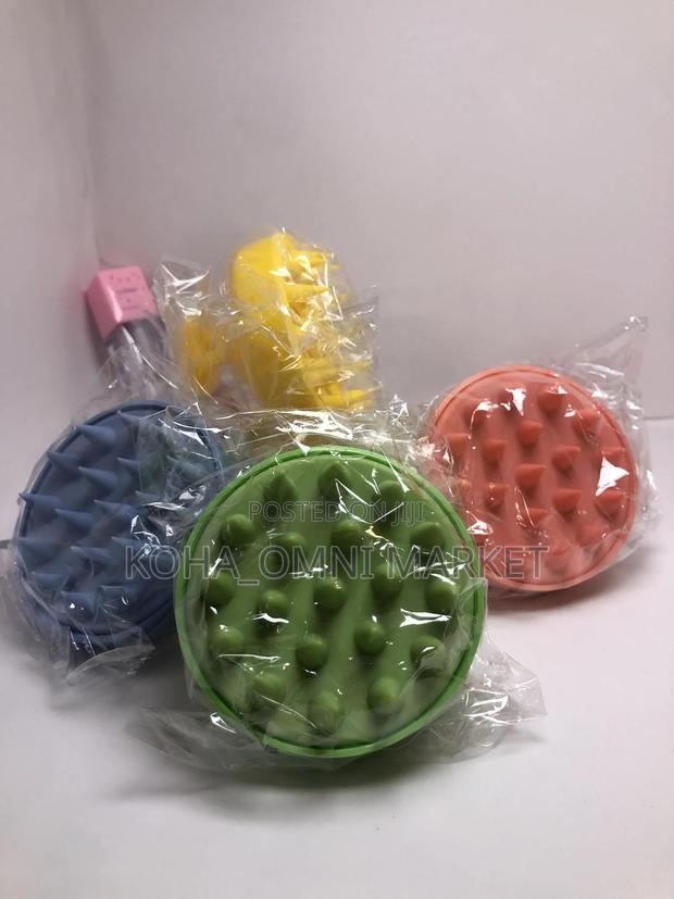 Silicone Hair/ Scalp Massager · Photo 2