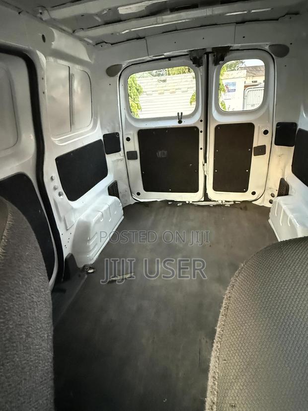 Nissan NV200 2016 White · Photo 3