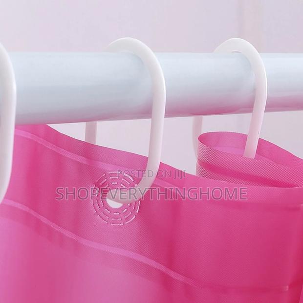 Shower Curtain · Photo 4