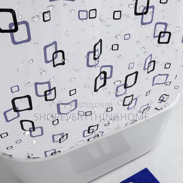 Shower Curtain · Photo 5