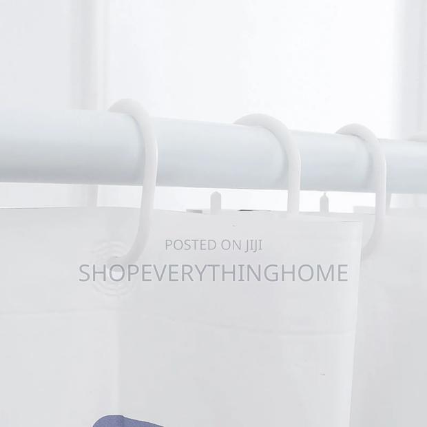 Shower Curtain · Photo 7