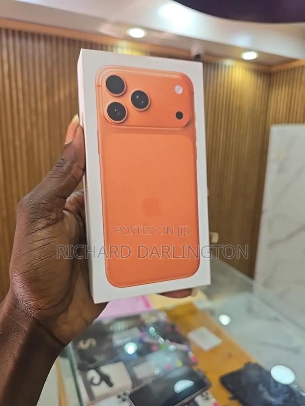 New Apple iPhone 17 Pro Max 256 GB Orange · Photo 2