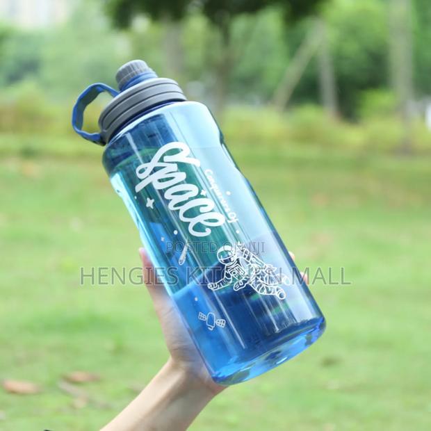 Unbreakable Water Bottle 1100ml · Photo 2