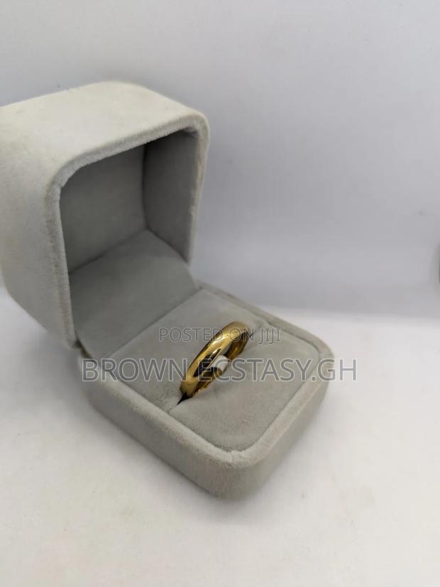 Plain Wedding Ring ( Available in Silver or Gold) · Photo 3