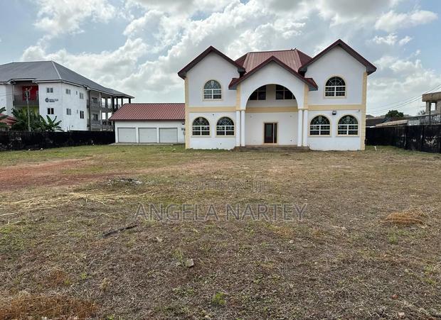 7bdrm House in East Legon for sale · Photo 1