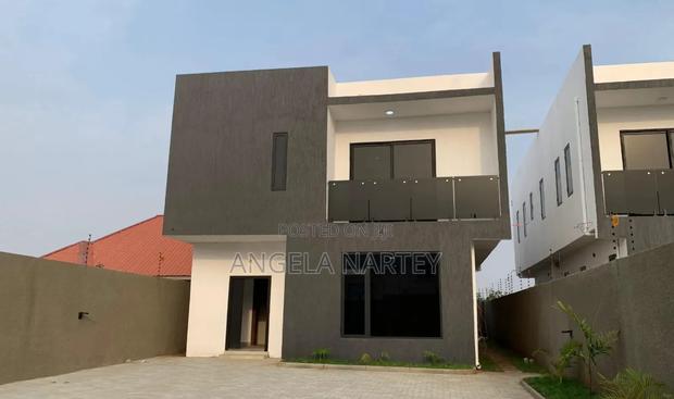 4bdrm House in Community 25 Tema for sale · Photo 1