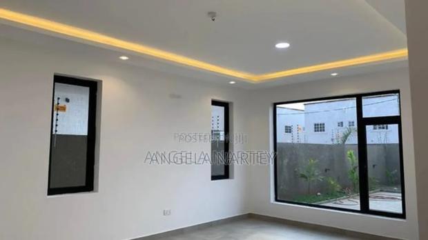 4bdrm House in Community 25 Tema for sale · Photo 5