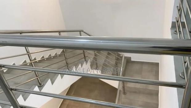 4bdrm House in Community 25 Tema for sale · Photo 2